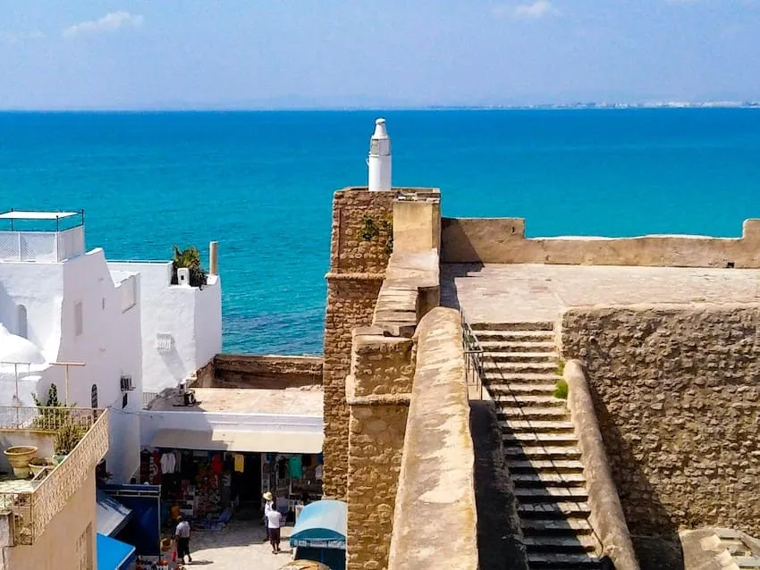 Vue sur la médina de Hammamet et le méditerranée 
